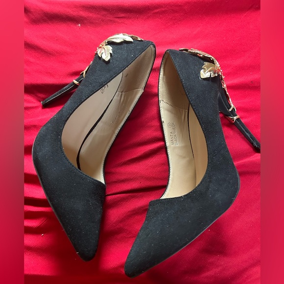 Golden heel pumps - Picture 2 of 3